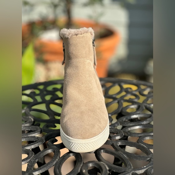 Caslon — Averie Faux Fur Suede Bootie - Picture 2 of 7